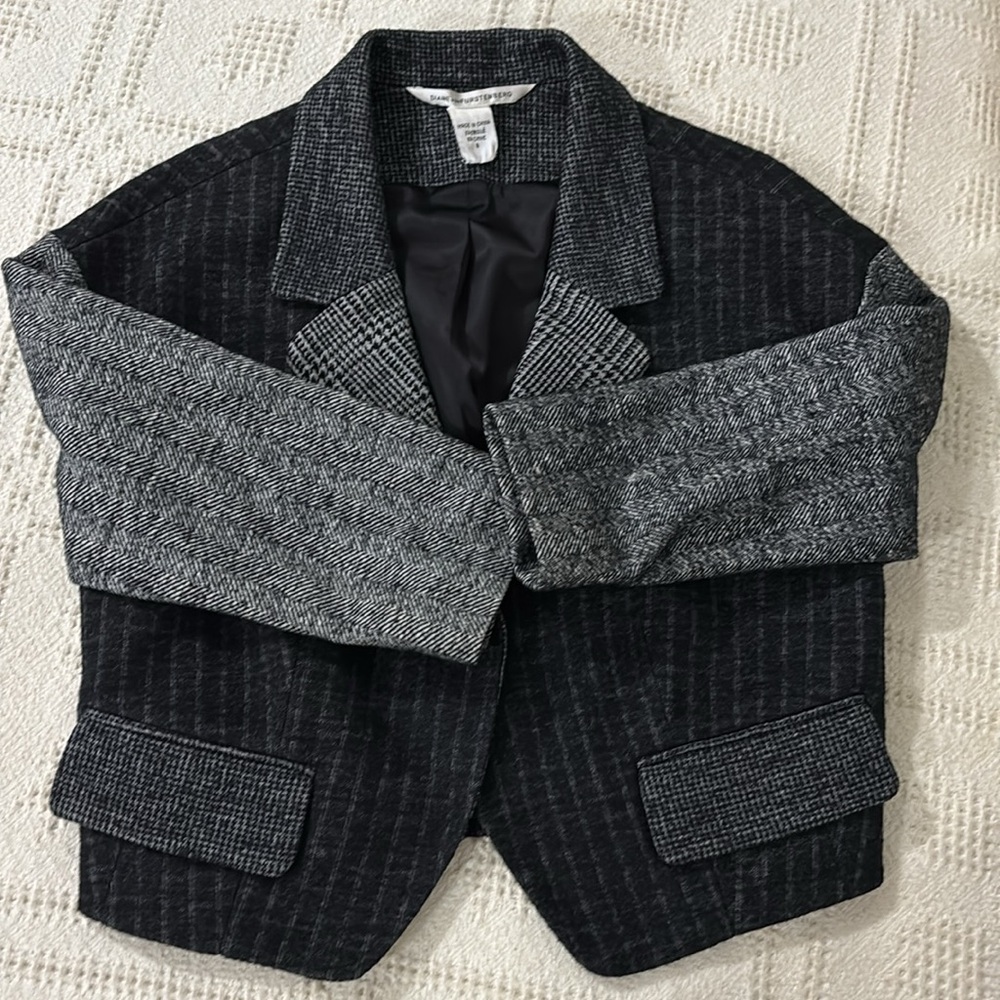 Vintage Diane Von Furstenberg Cropped Shrunken Striped Herringbone Blazer Sz‎ 6 - Picture 2 of 13